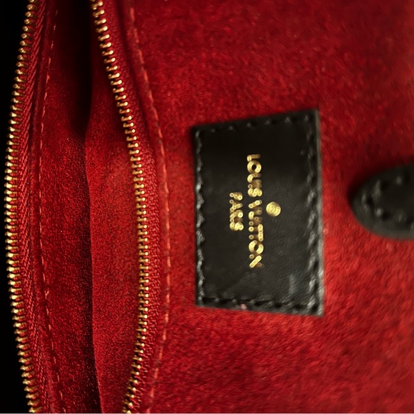 Louis Vuitton OnTheGo MM - Picture 7 of 10